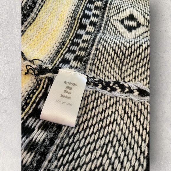 Bibi Women's Black Beige Fringe Cardigan Southwestern Knit Sweater Medium New - Picture 4 of 8